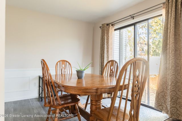 1426 Roxburgh Avenue, East Lansing, MI 48823