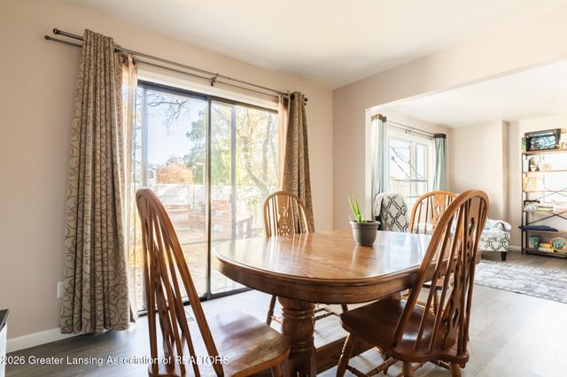 1426 Roxburgh Avenue, East Lansing, MI 48823