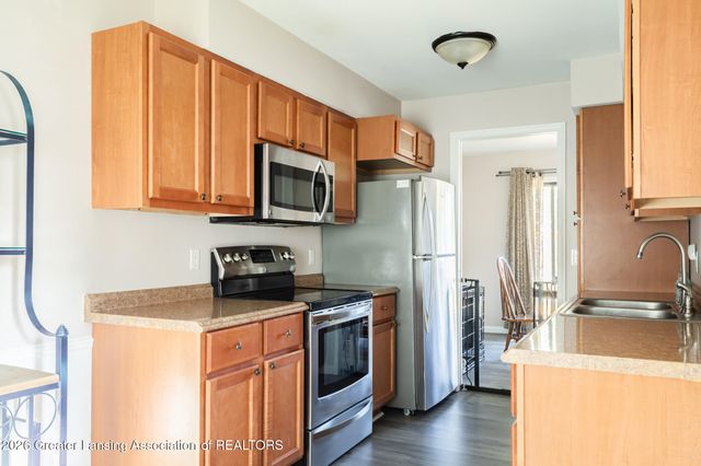 1426 Roxburgh Avenue, East Lansing, MI 48823