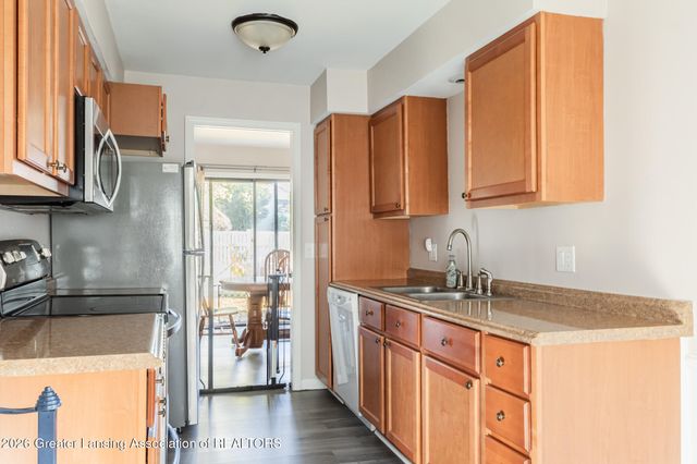 1426 Roxburgh Avenue, East Lansing, MI 48823