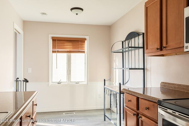 1426 Roxburgh Avenue, East Lansing, MI 48823