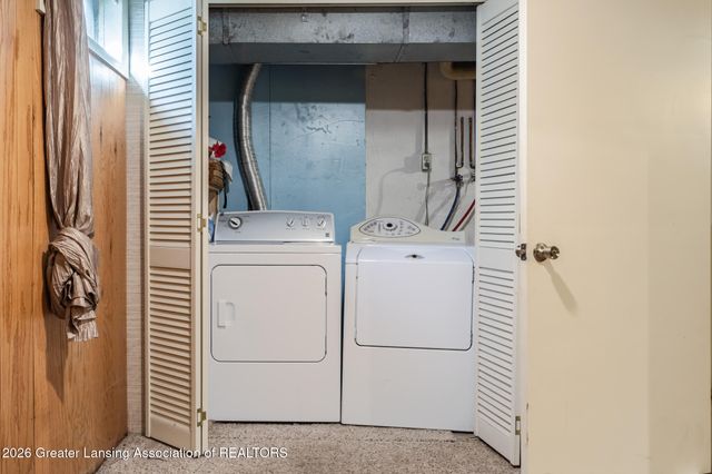 1426 Roxburgh Avenue, East Lansing, MI 48823