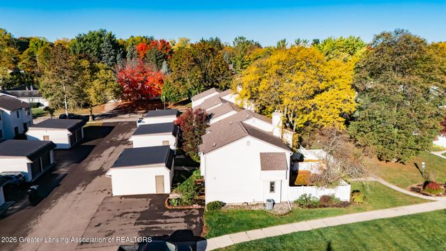 1426 Roxburgh Avenue, East Lansing, MI 48823