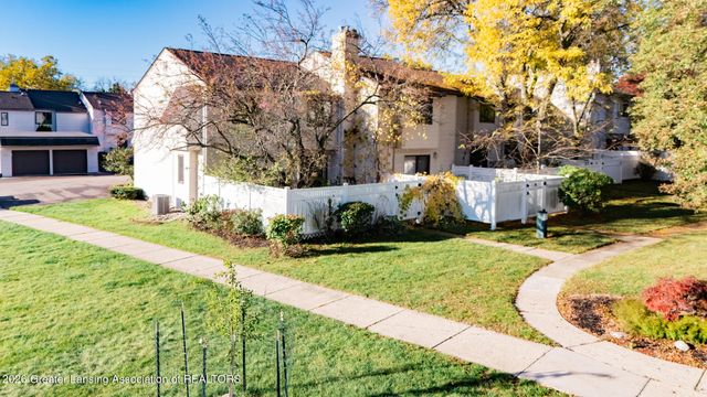 1426 Roxburgh Avenue, East Lansing, MI 48823