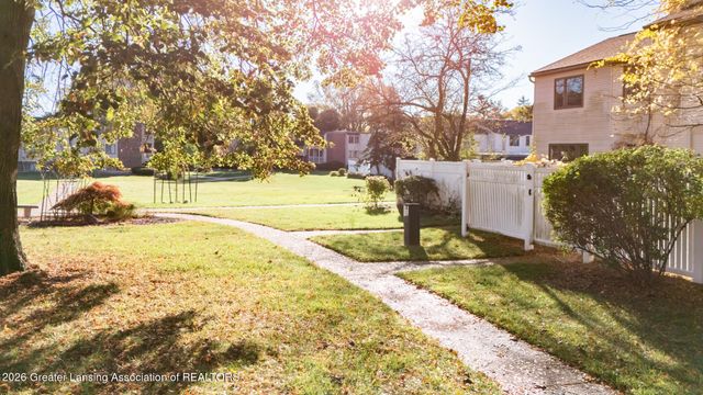 1426 Roxburgh Avenue, East Lansing, MI 48823