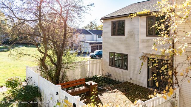 1426 Roxburgh Avenue, East Lansing, MI 48823
