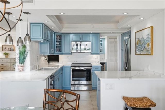 2400 Gulf Shore BLVD N 604, Naples, FL 34103