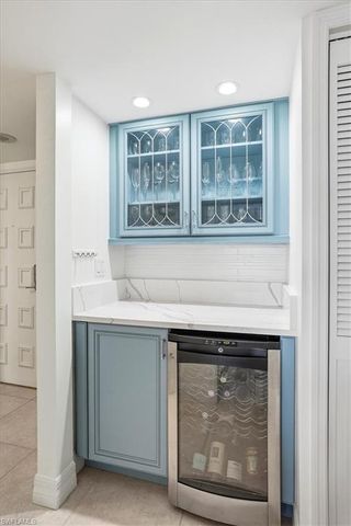2400 Gulf Shore BLVD N 604, Naples, FL 34103