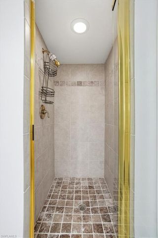 2400 Gulf Shore BLVD N 604, Naples, FL 34103