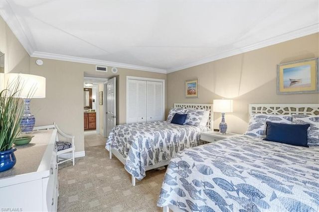 2400 Gulf Shore BLVD N 604, Naples, FL 34103