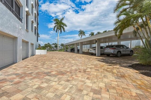 2400 Gulf Shore BLVD N 604, Naples, FL 34103