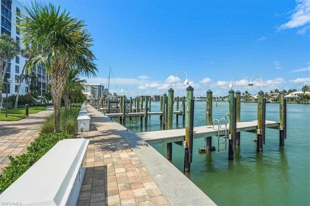 2400 Gulf Shore BLVD N 604, Naples, FL 34103