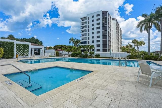 2400 Gulf Shore BLVD N 604, Naples, FL 34103