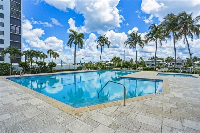 2400 Gulf Shore BLVD N 604, Naples, FL 34103