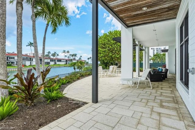 2400 Gulf Shore BLVD N 604, Naples, FL 34103