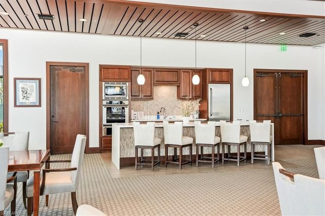 2400 Gulf Shore BLVD N 604, Naples, FL 34103