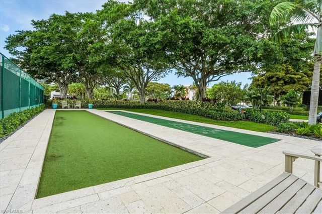 2400 Gulf Shore BLVD N 604, Naples, FL 34103