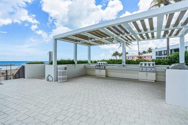2400 Gulf Shore BLVD N 604, Naples, FL 34103