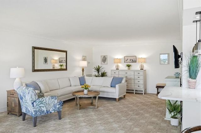 2400 Gulf Shore BLVD N 604, Naples, FL 34103
