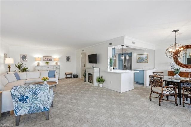 2400 Gulf Shore BLVD N 604, Naples, FL 34103