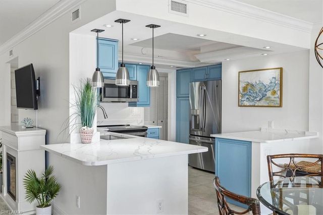 2400 Gulf Shore BLVD N 604, Naples, FL 34103