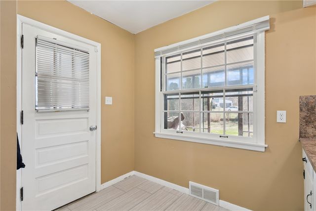 2421 10th Ave SW, Cedar Rapids, IA 52404