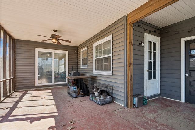 2421 10th Ave SW, Cedar Rapids, IA 52404