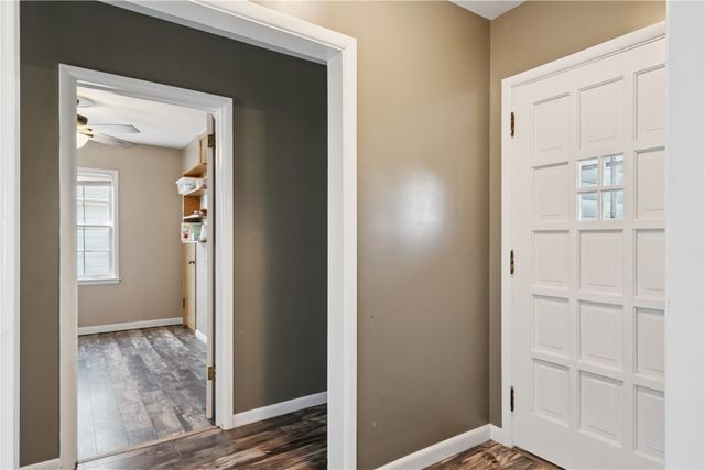 2421 10th Ave SW, Cedar Rapids, IA 52404