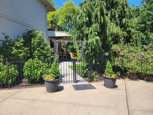 12713 Maple Street, Leawood, KS 66209