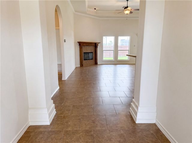 5721 Loire Blvd, Corpus Christi, TX 78414