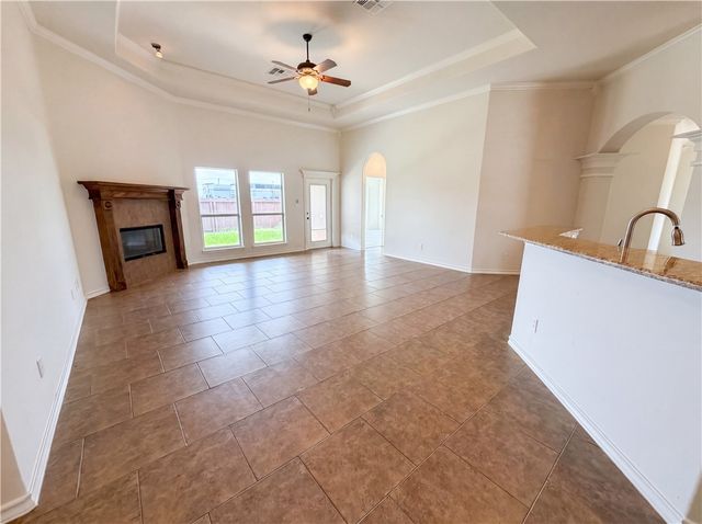 5721 Loire Blvd, Corpus Christi, TX 78414