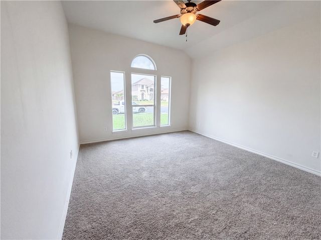 5721 Loire Blvd, Corpus Christi, TX 78414