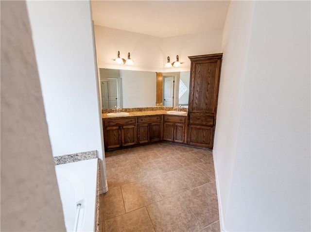 5721 Loire Blvd, Corpus Christi, TX 78414