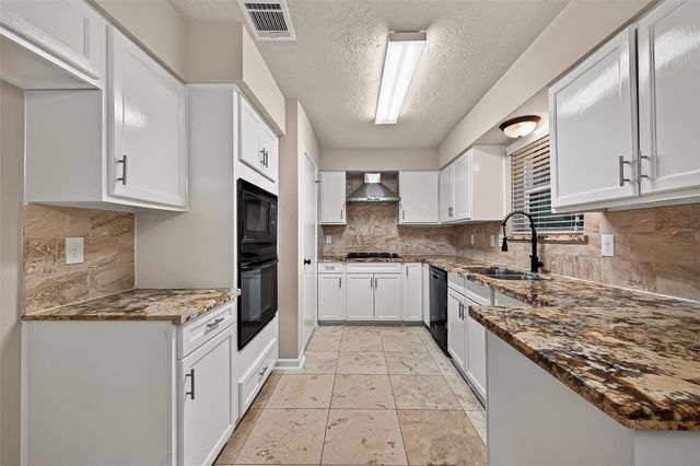 1818 Lansdowne Drive, Richmond, TX 77406