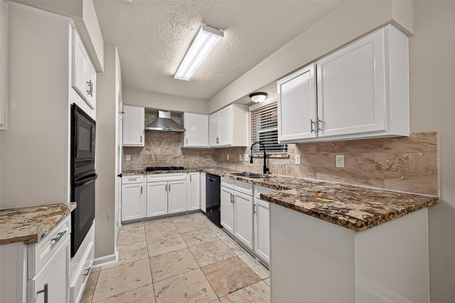 1818 Lansdowne Drive, Richmond, TX 77406