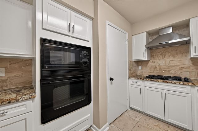 1818 Lansdowne Drive, Richmond, TX 77406