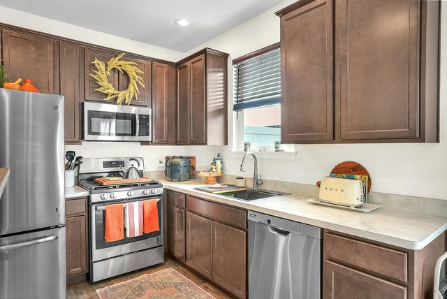 1049 E 117th Place, Crown Point, IN 46307