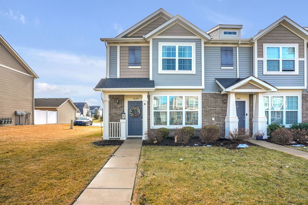 1049 E 117th Place, Crown Point, IN 46307