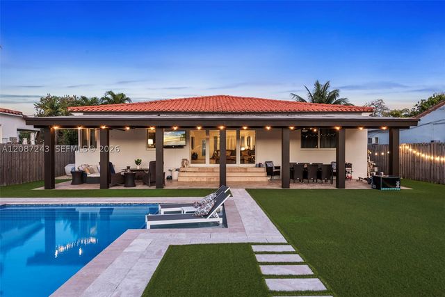 7940 Hawthorne Ave, Miami Beach, FL 33141