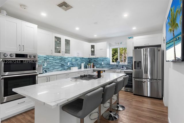7940 Hawthorne Ave, Miami Beach, FL 33141