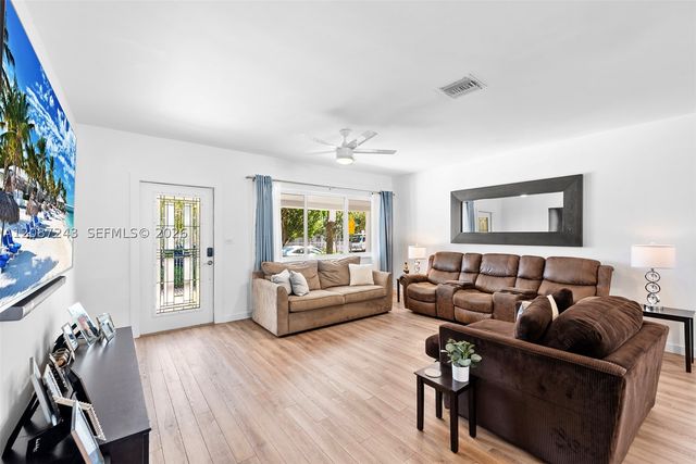 7940 Hawthorne Ave, Miami Beach, FL 33141