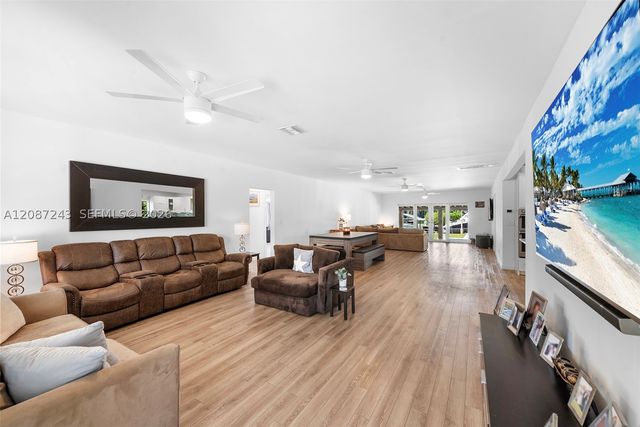 7940 Hawthorne Ave, Miami Beach, FL 33141