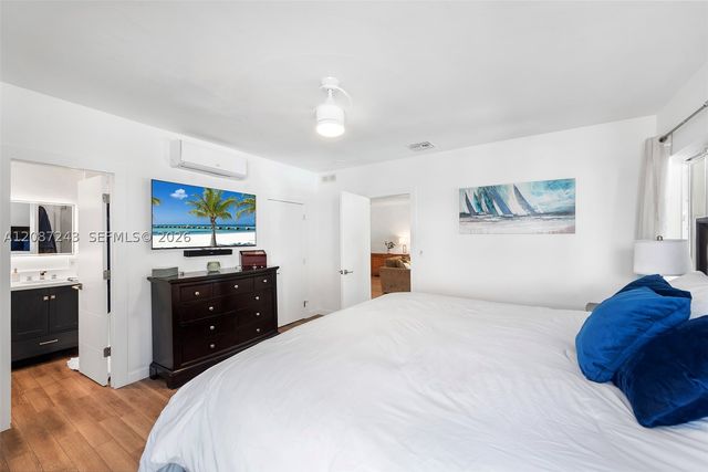 7940 Hawthorne Ave, Miami Beach, FL 33141