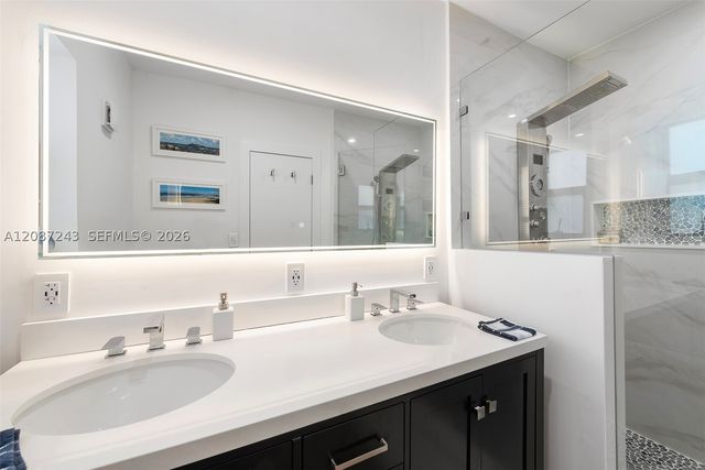 7940 Hawthorne Ave, Miami Beach, FL 33141