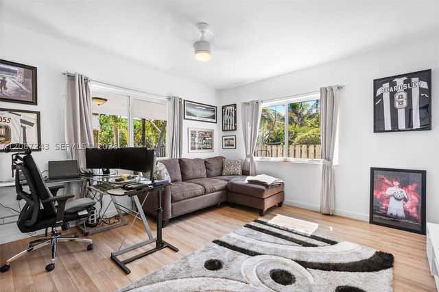 7940 Hawthorne Ave, Miami Beach, FL 33141