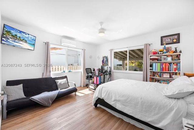 7940 Hawthorne Ave, Miami Beach, FL 33141