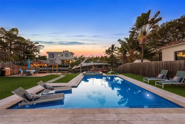 7940 Hawthorne Ave, Miami Beach, FL 33141