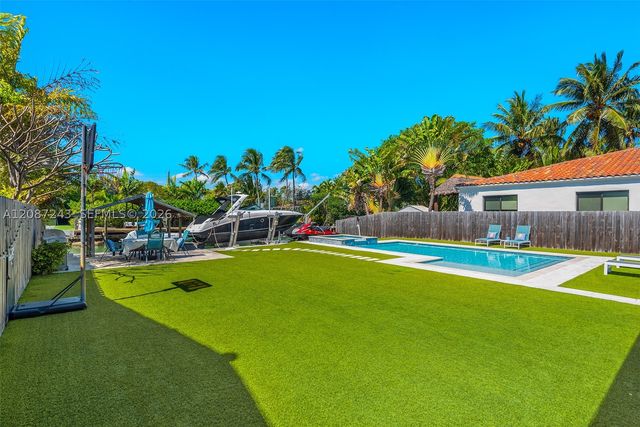 7940 Hawthorne Ave, Miami Beach, FL 33141
