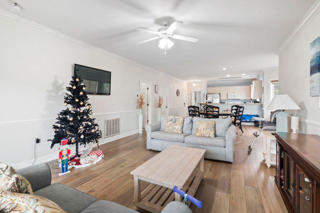 4847 Luster Leaf Cir Apt 301, Myrtle Beach, SC 29577