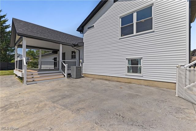 1524 Hightower Drive, Uniontown, OH 44685